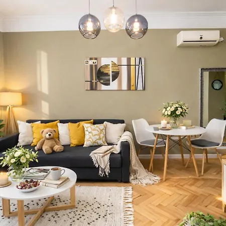 Appartamento The Artist - Central Apartment Near Victory Square *