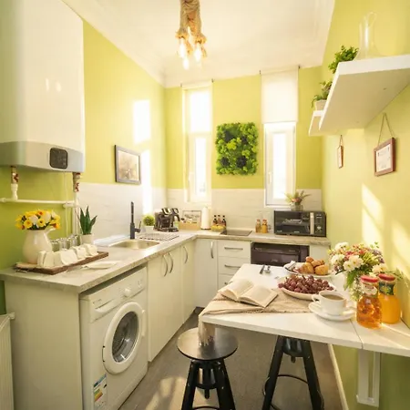 Appartamento The Artist - Central Apartment Near Victory Square *