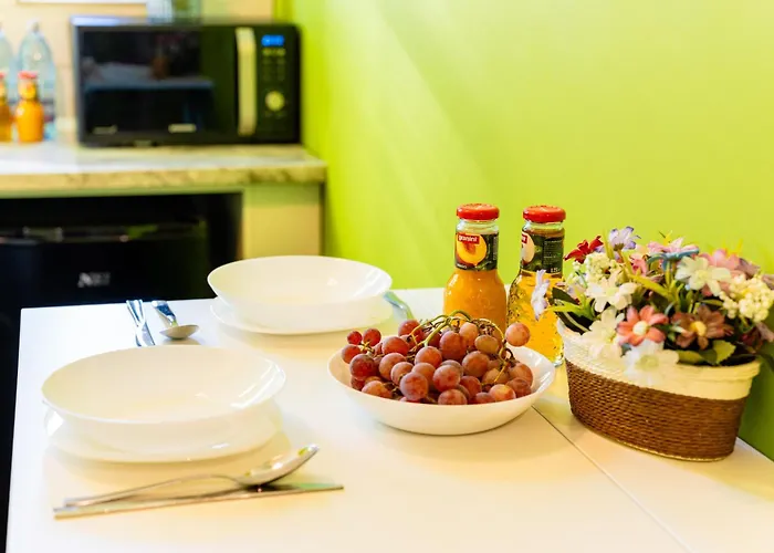 Апартаменты The Artist - 1bedroom In Center